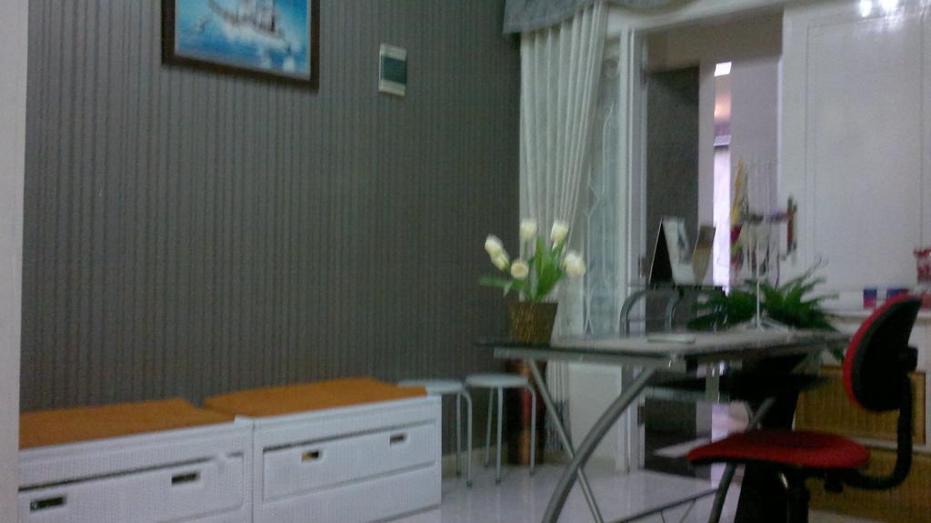 Griya Nelwan Guest House Malang Kültér fotó