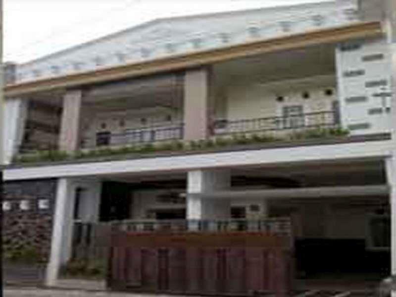 Griya Nelwan Guest House Malang Kültér fotó